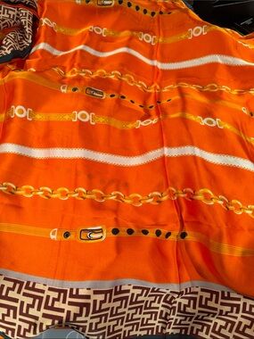 Silk-Feel Orange & Brown Geometric Chain Print Scarf